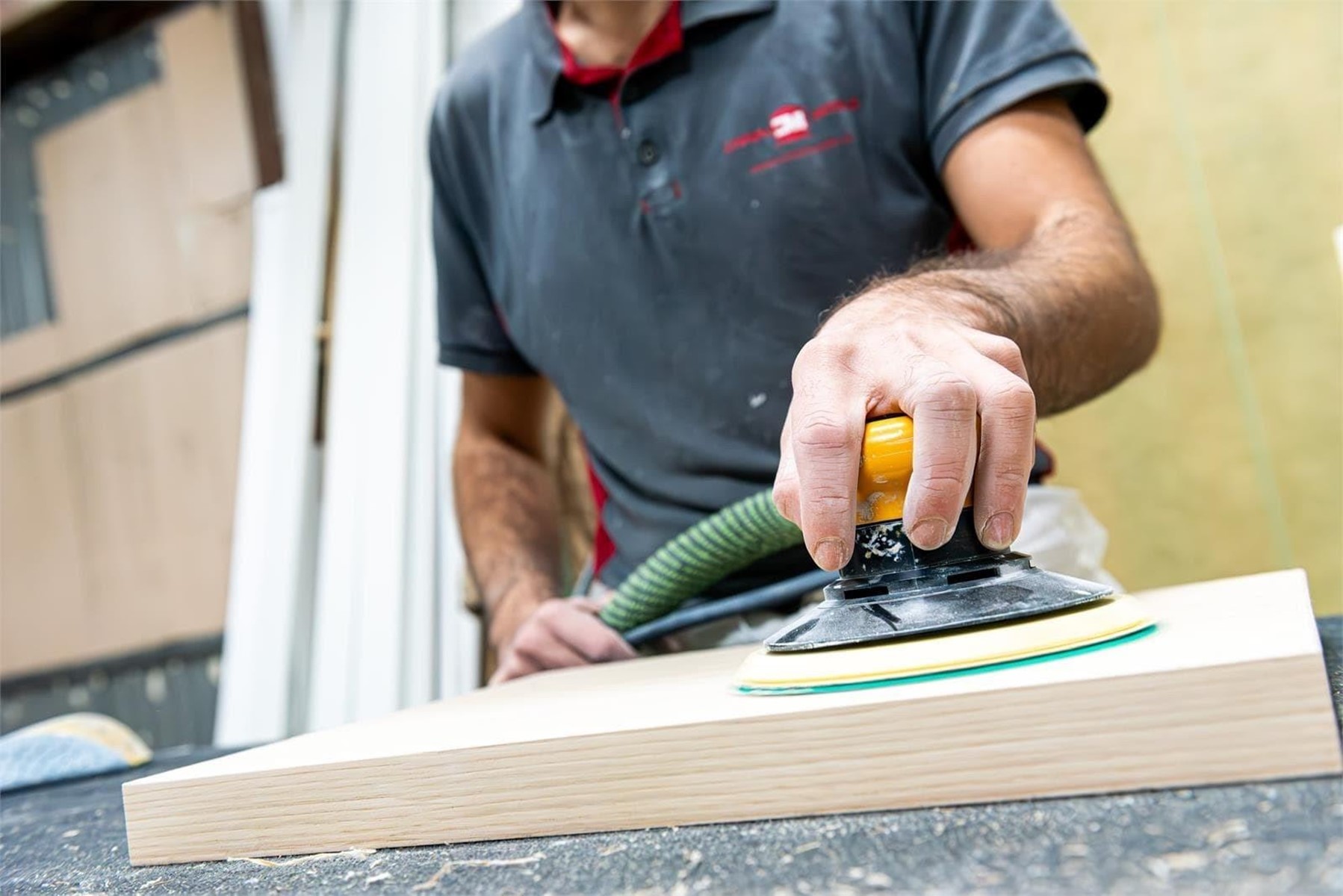 Cómo elegir el mobiliario de madera para exteriores